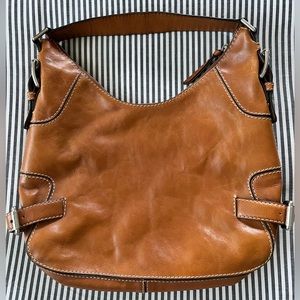 Michael Kors Leather Boho Bag. Functional, good vintage condition.